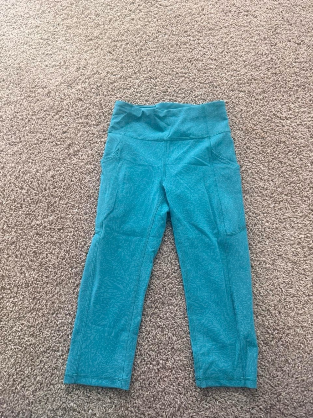 Size 4 Lululemon teal leggings capri